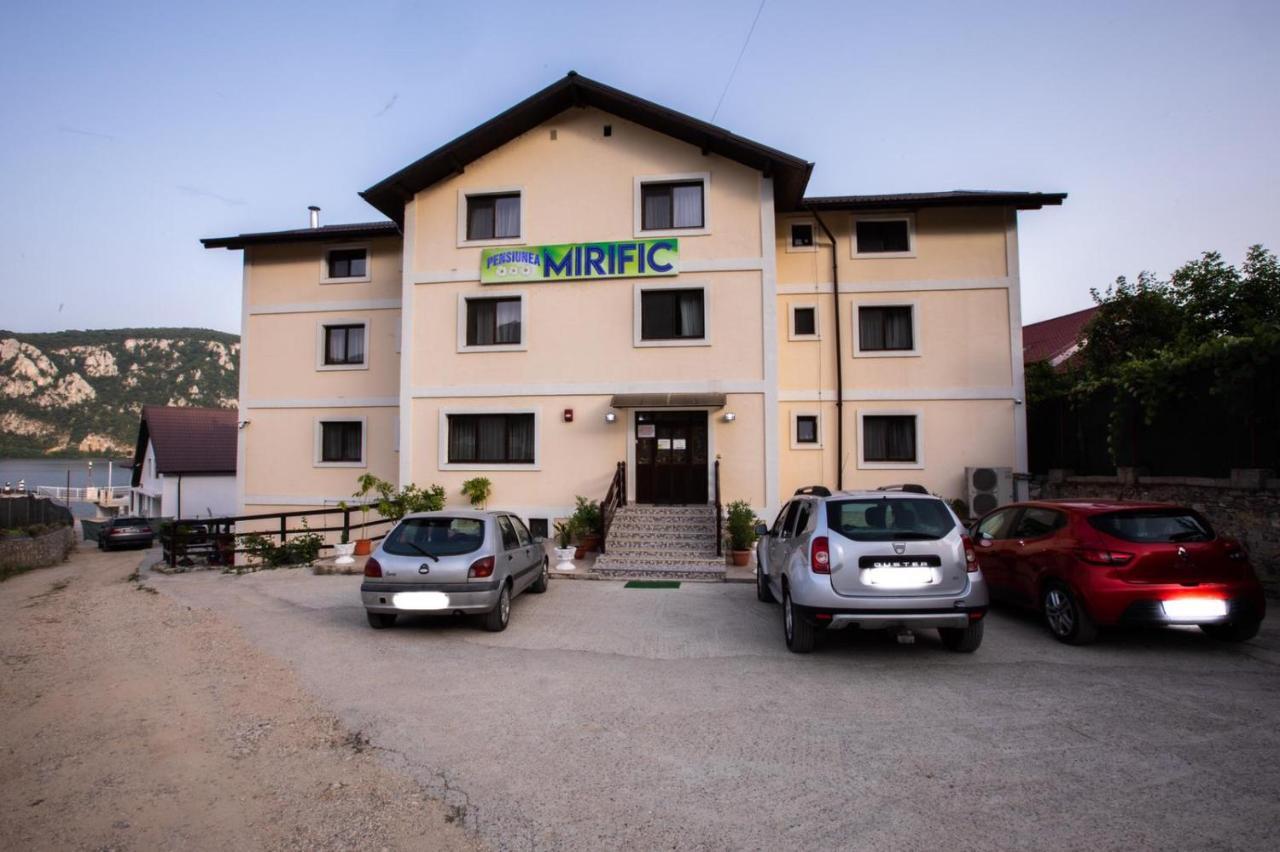 Pensiunea Mirific Dubova Εξωτερικό φωτογραφία
